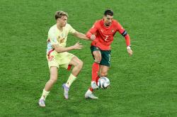 开云体育-外国足球选拔队员参与国际联赛