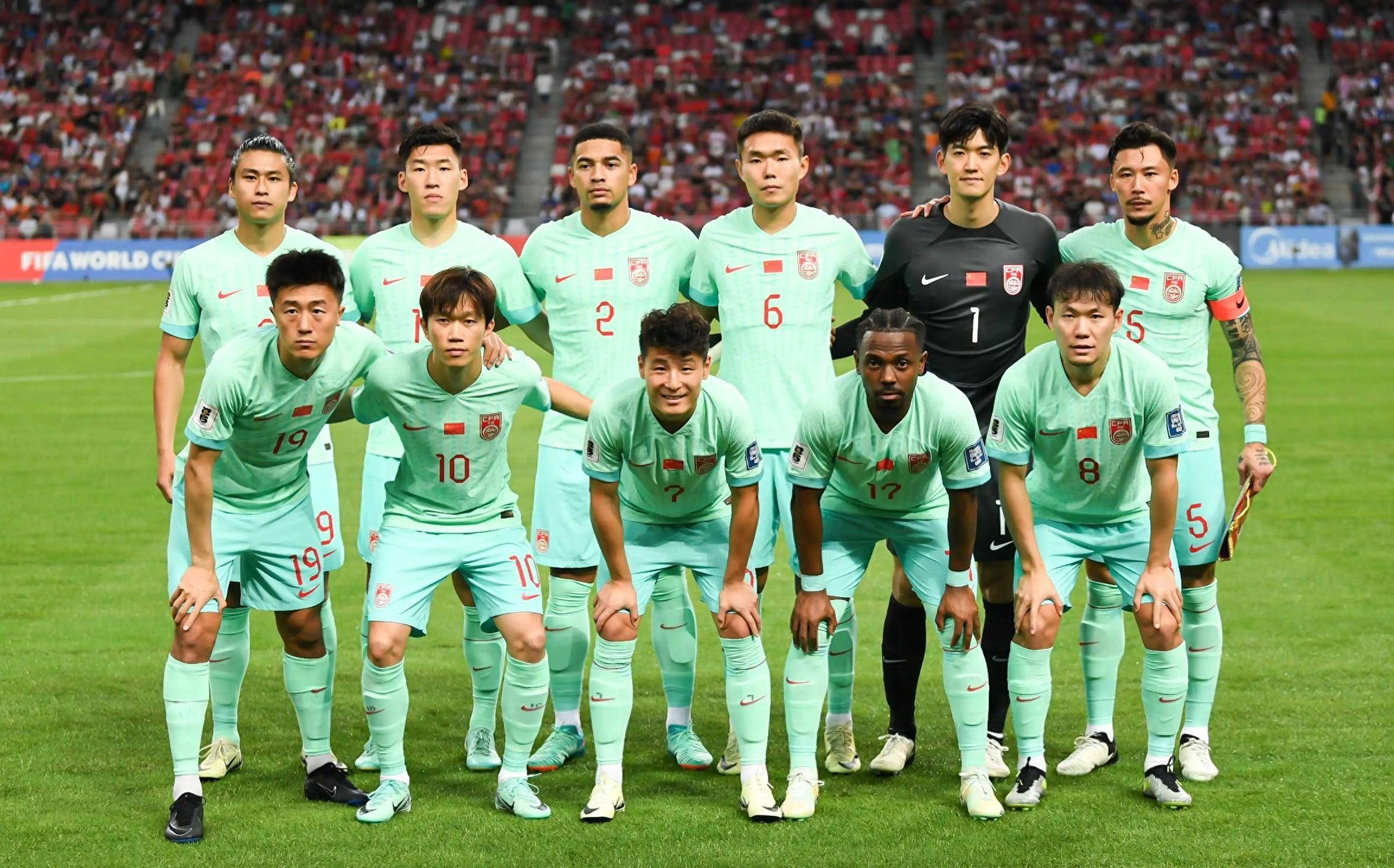 强劲对手相遇，国内足球联赛激烈角逐的简单介绍