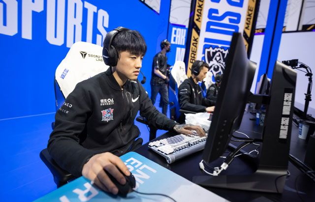 T1轻取RNG，BDD团战一打五小组赛3:2（成都）