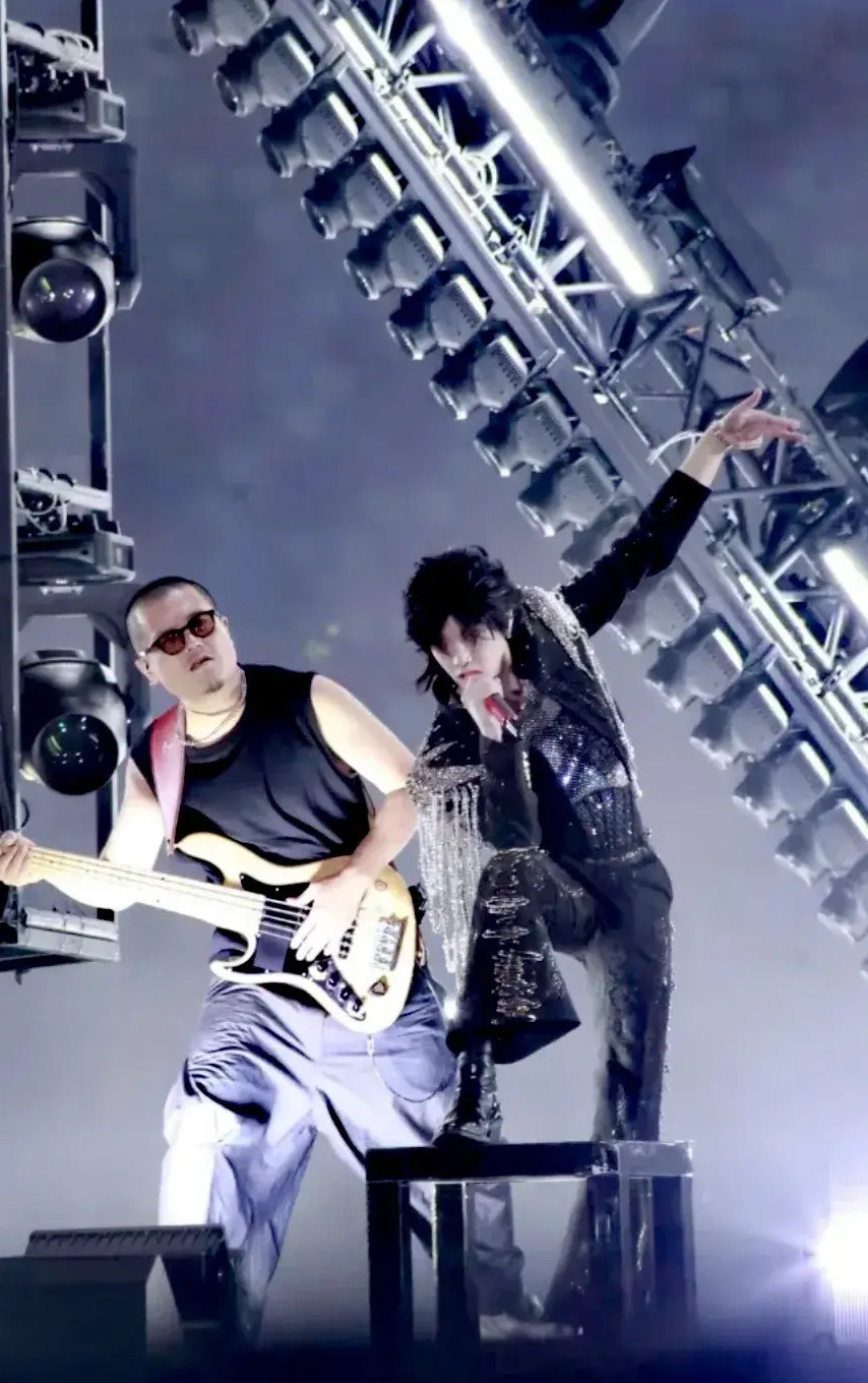 关于MAD碾压印尼羽毛球队，水谷隼关键团战开团秒人强强对话小组赛，点燃全场激情的信息