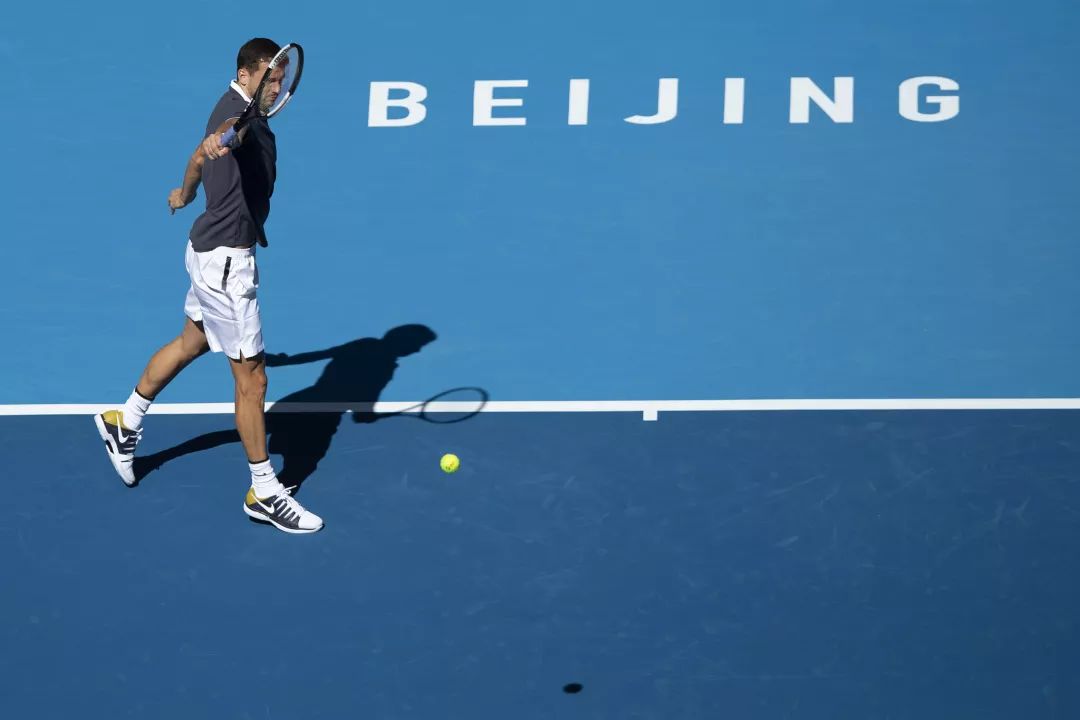 西班牙血洗中国男篮，费德勒线上压制力十足宿敌对决四强赛，成为赛场最大亮点的简单介绍