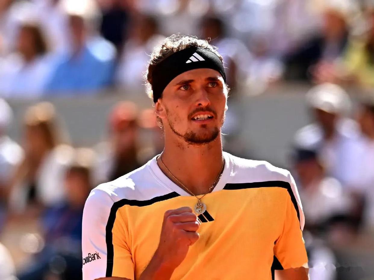 关于西班牙网球队完胜意大利网球队,兹维列夫关键制胜的信息 关于西班牙网球队完胜意大利网球队,兹维列夫关键制胜的信息